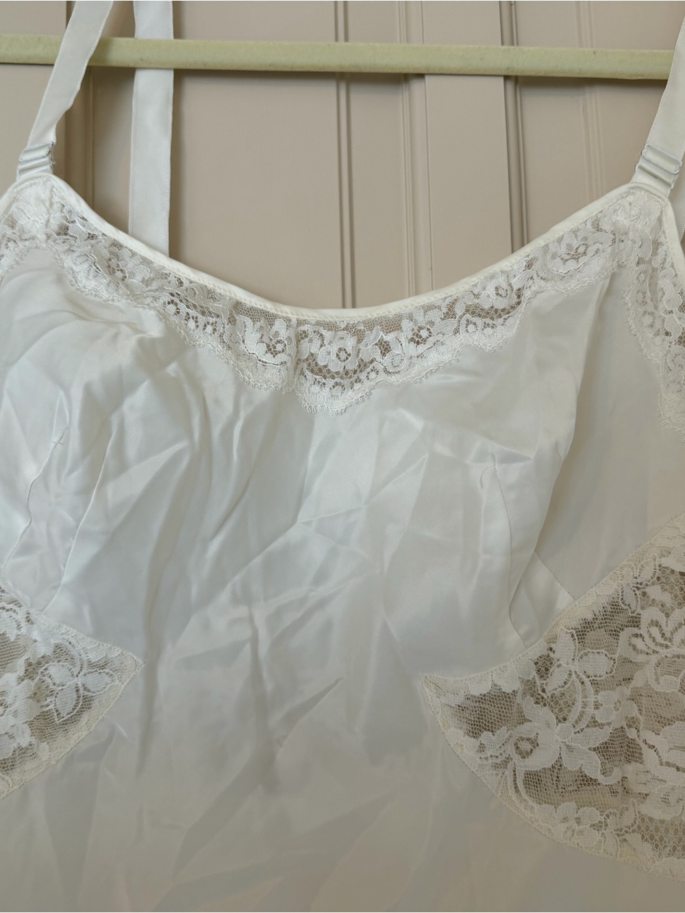 Vintage cream Lace-Trim Slip Chemise - Picture 2 of 4